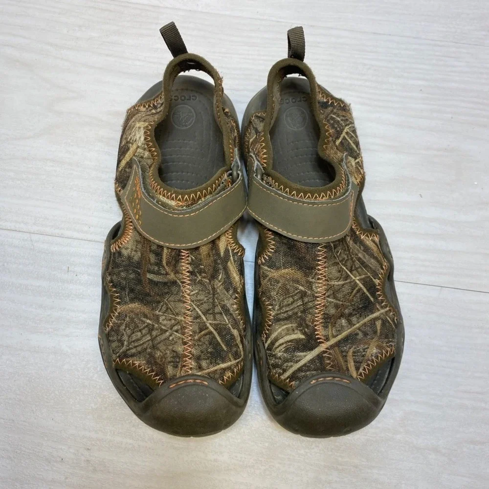 Crocs‎ Swiftwater Camo Sandals Mens 7 Green Brown Water Shoes 201152